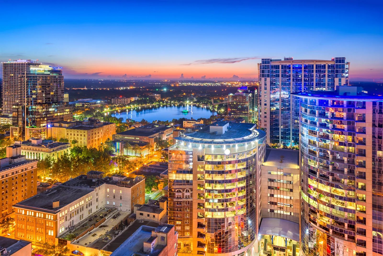 Orlando-Florida-aerial-cityscape-towards-Eola-Lake