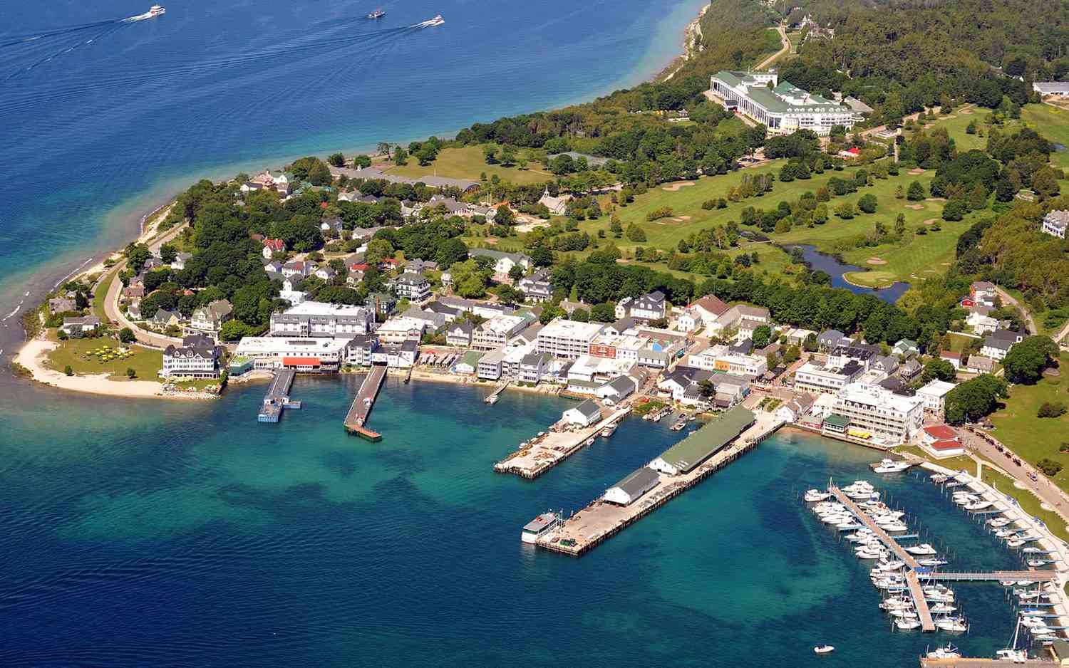 aerial-mackinac-island-michigan-MACKINAC0405-6d7ccebab6fd487a9753eff5c42d7ae4